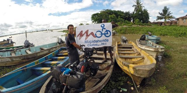 Javier Martínez de la Varga sigue en Nigeria a la espera de que abra sus fronteras