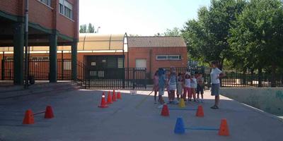 El Colegio Rosalía de Castro ofrecerá talleres y juegos en día de fiesta