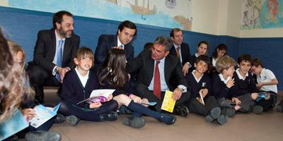 El alcalde de Majadahonda visita el colegio San Jaime