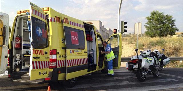 Herido muy grave un joven al caer desde tres metros cerca de Equinoccio