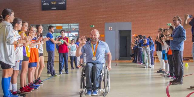 Majadahonda homenajea a los paralímpicos Carlos Vera y Sara Andrés