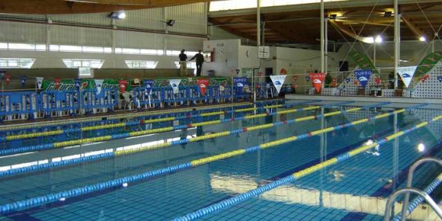 Más doscientos niños participan en la VII Liga Escolar de Natación