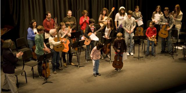 Los vecinos ya pueden optar a una plaza en la Escuela de Música y en los talleres municipales de Majadahonda