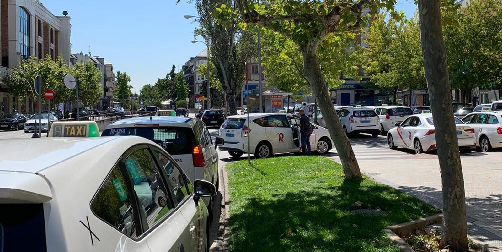 El PSOE solicita medidas de movilidad para ayudar a los taxistas de Majadahonda