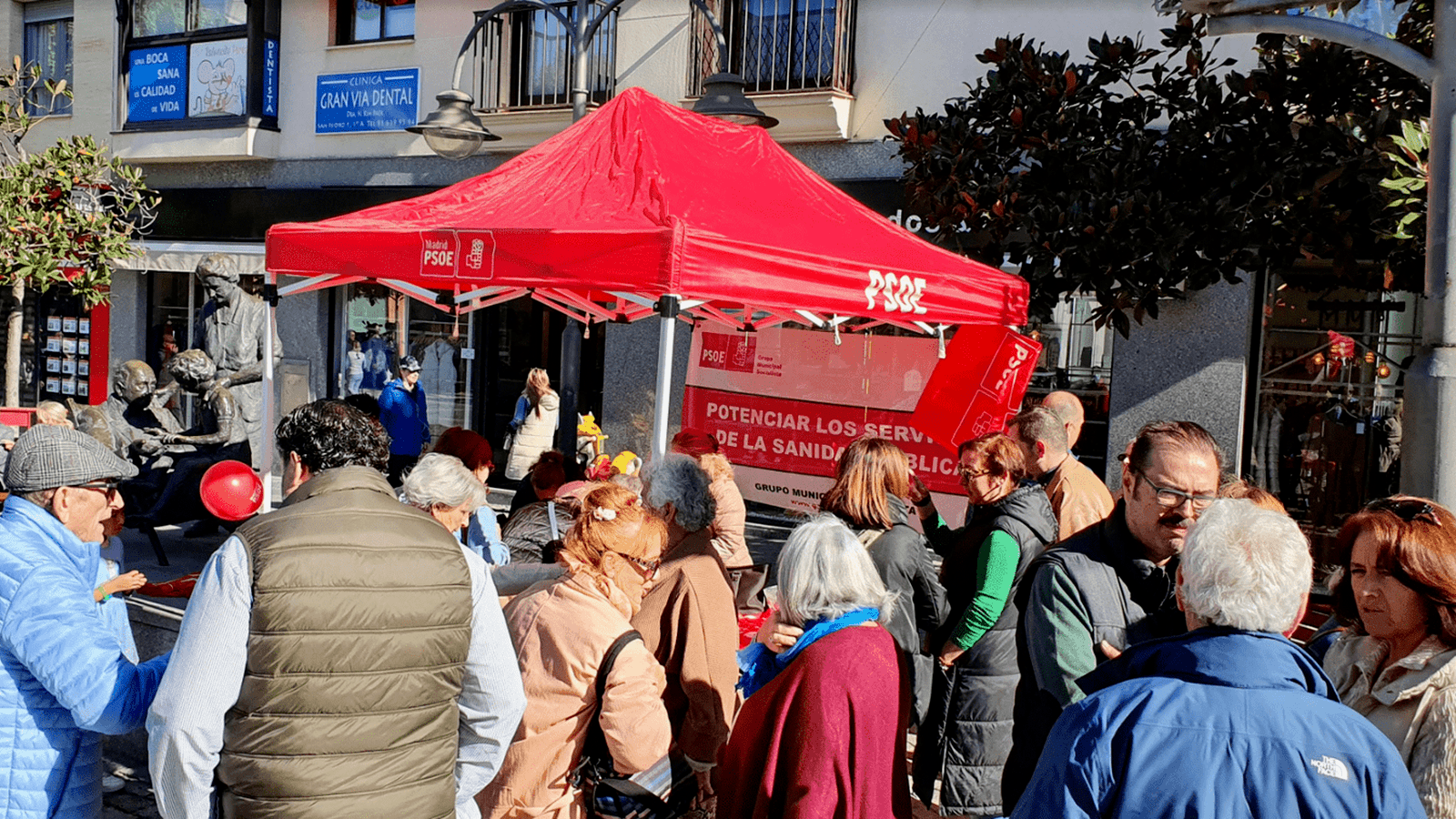 El PSOE de Majadahonda pide firmas para la construcción del tercer centro de salud, un nuevo edificio de salud mental y una ambulancia medicalizada