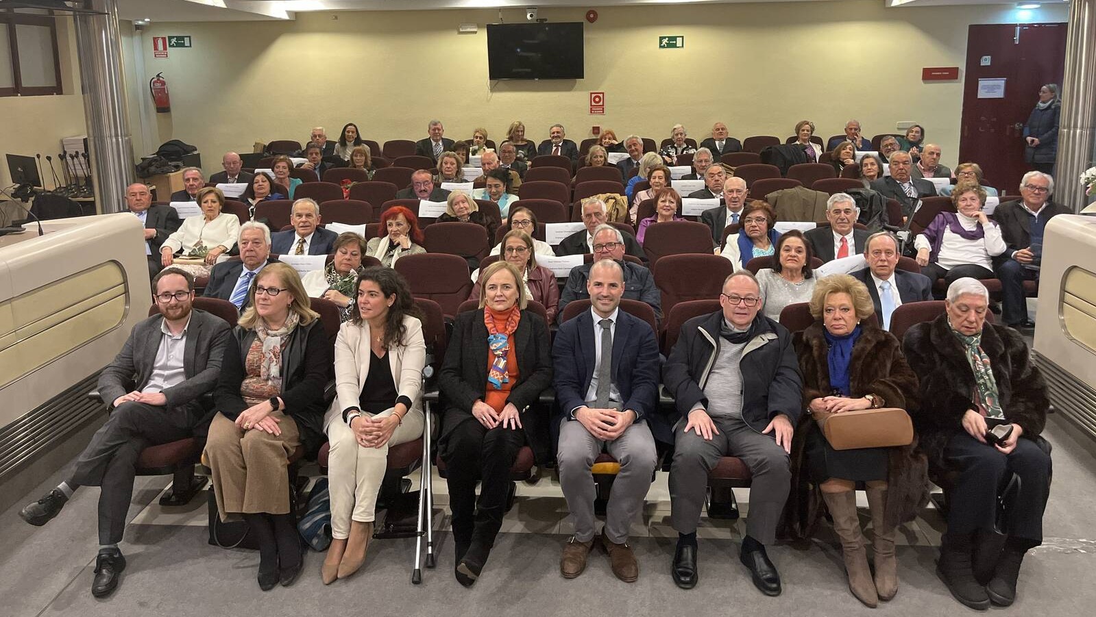 Los mayores de Majadahonda celebraron San Valentín con un homenaje a los que cumplen sus Bodas de Oro