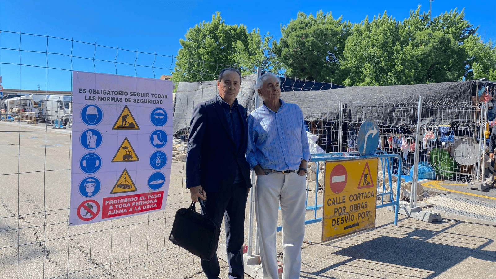 Concejales de vecinos por Majadahonda visitan el mercadillo para verificar las quejas vecinales