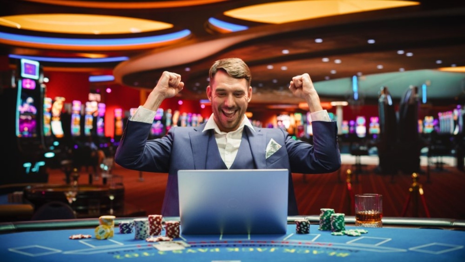 Entender los conceptos básicos: Cómo empezar a ganar dinero real en los casinos en línea